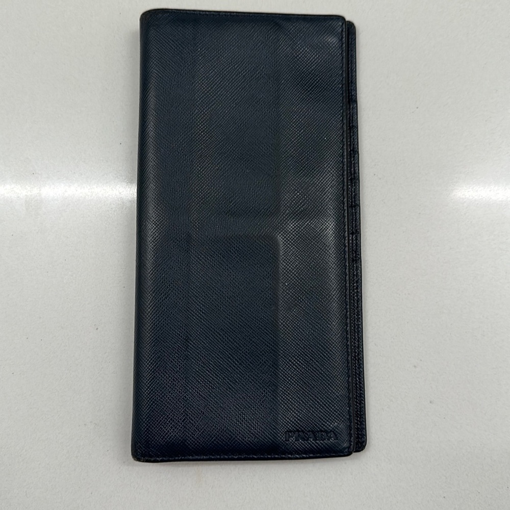 LIKE NEW AUTHENTIC PRADA WALLET UNISEX SAFFIANO LEATHER